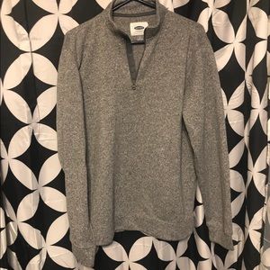 Gray men’s sweatshirt